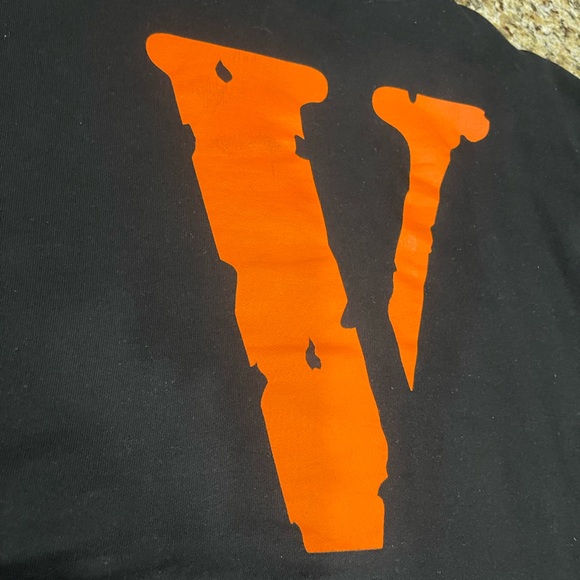 Original Vlone Pullover Cropped Hoodie Size XL Black and Orange - Picture 8 of 9